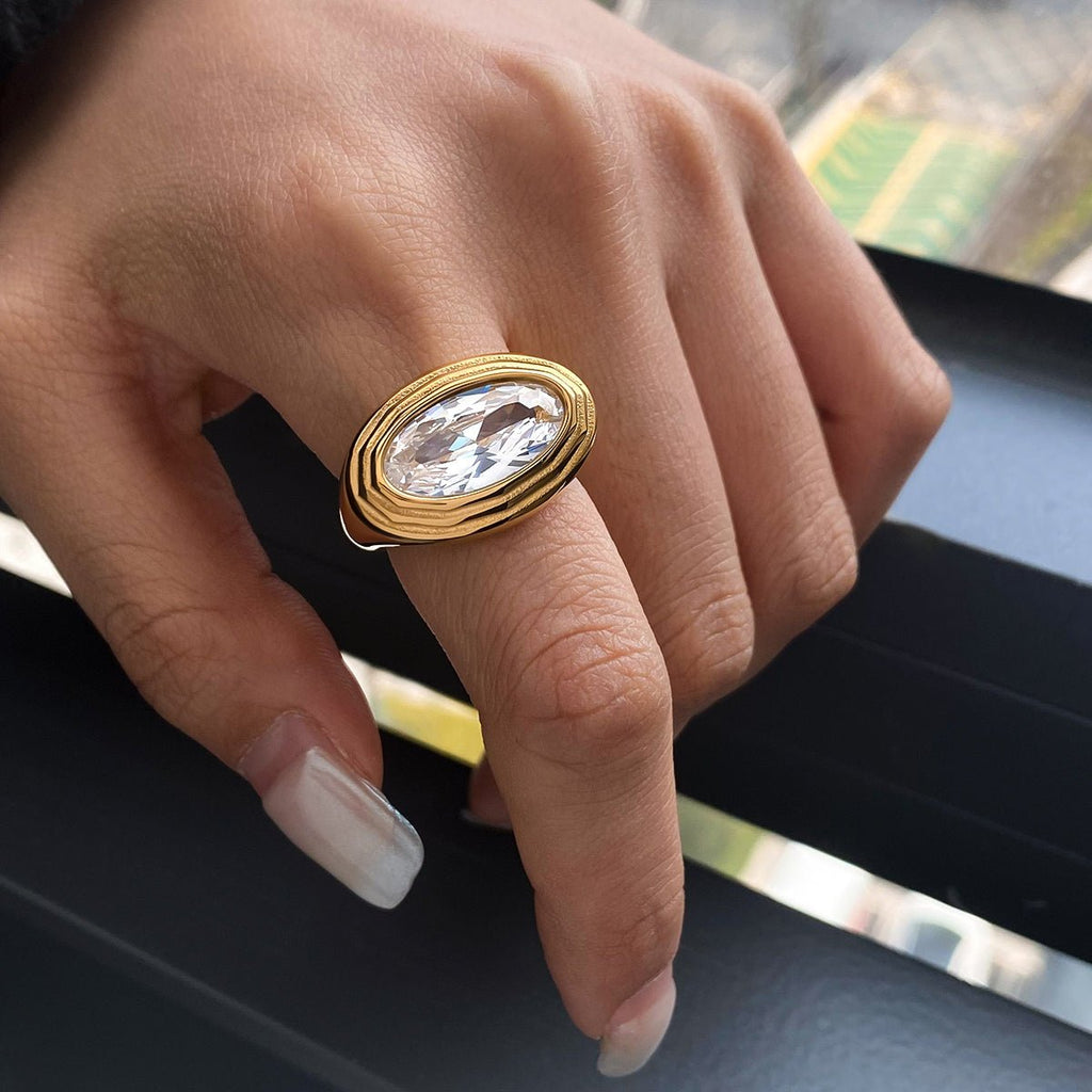 Flamme d’Ovale Ring - 18k Gold Plated Jewelry Switzerland