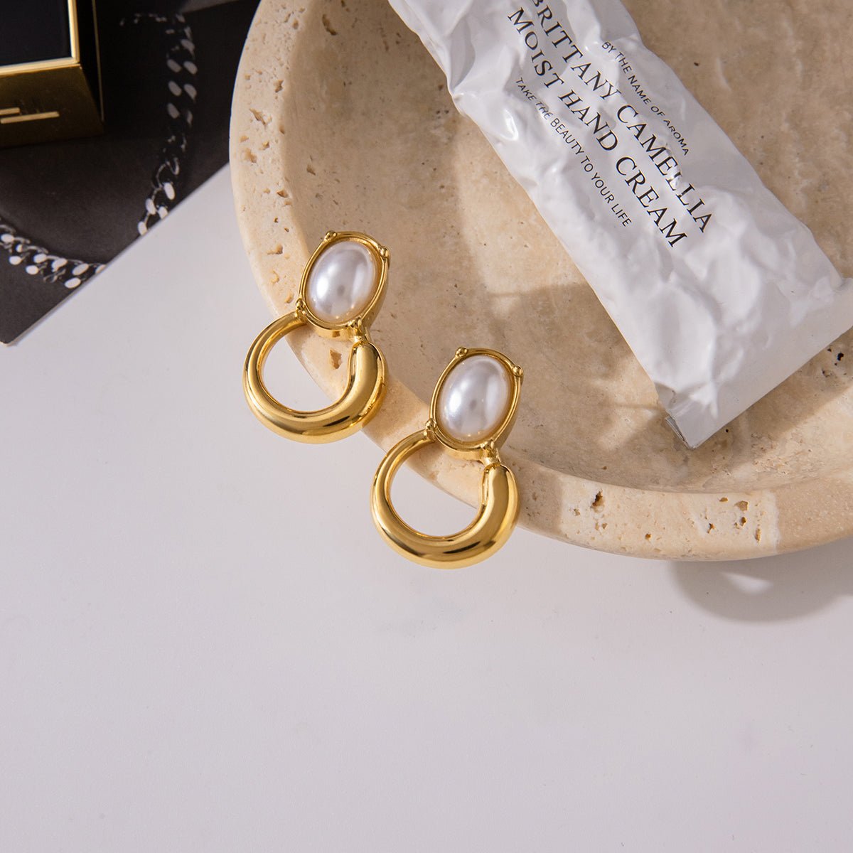 Lune Captive Earrings - 18k Gold Plated Jewelry Switzerland