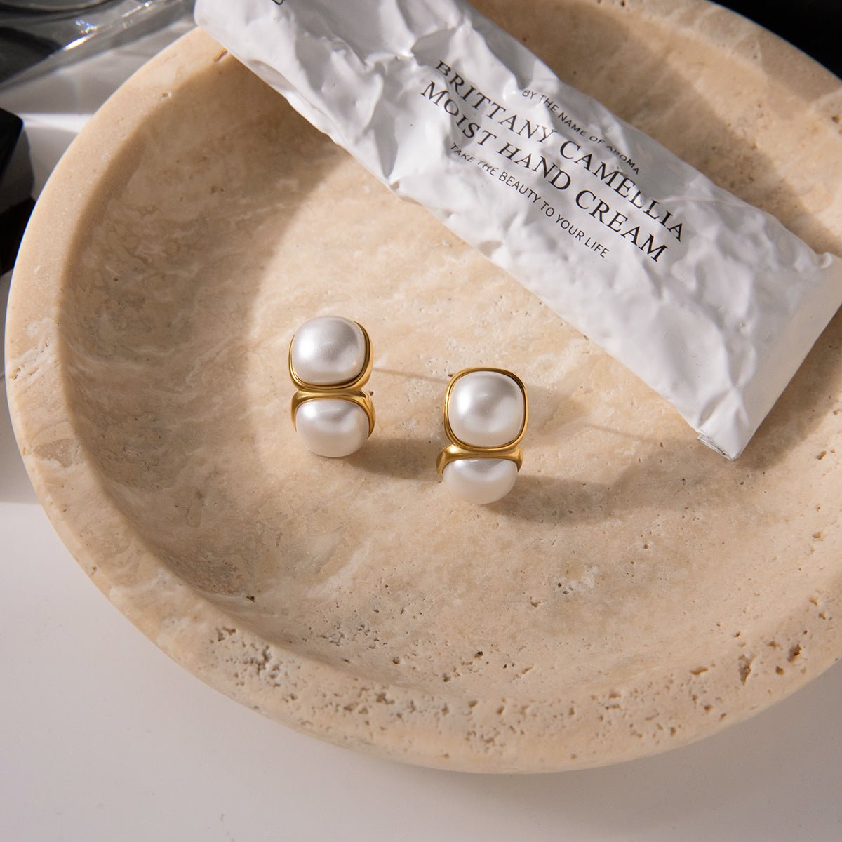 Lune de Nacre Earrings - 18k Gold Plated Jewelry Switzerland