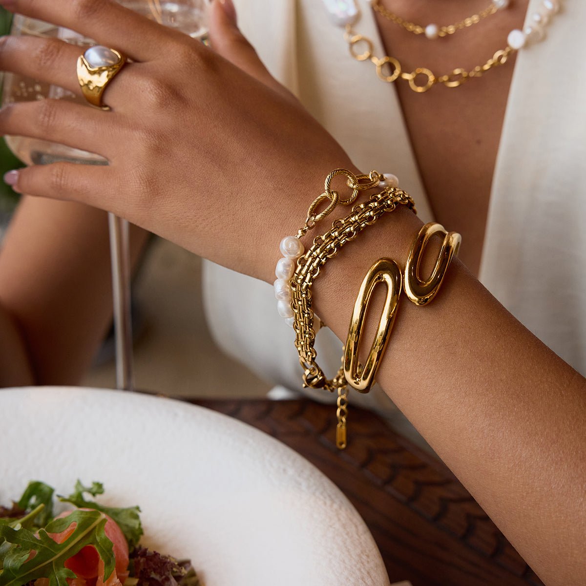 Manchette Étreinte Fluide Bracelet - 18k Gold Plated Jewelry Switzerland