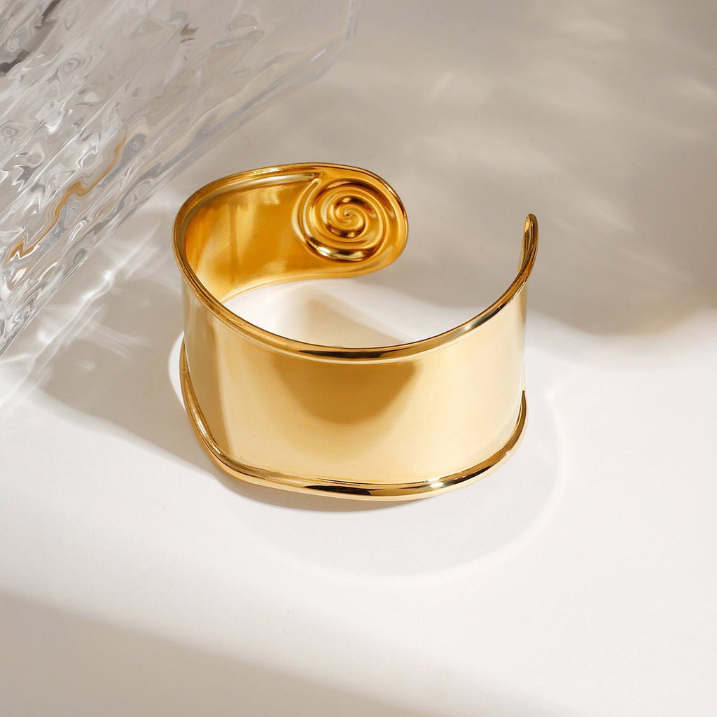 Manchette Spirale d’Or Bracelet - 18k Gold Plated Jewelry Switzerland