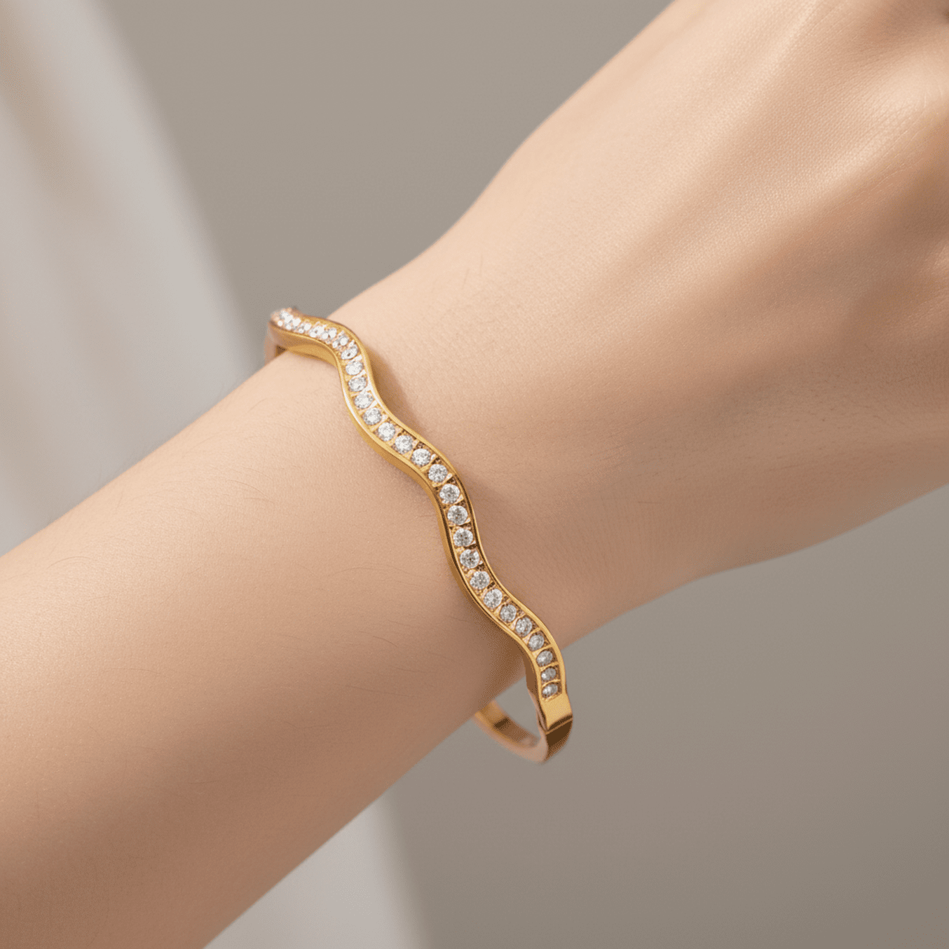 Vague Étoilée Bangle - 18k Gold Plated Jewelry Switzerland