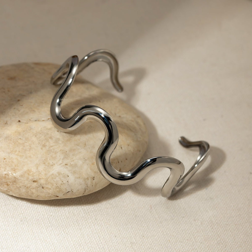 Vague Organique Cuff - 18k Gold Plated Jewelry Switzerland