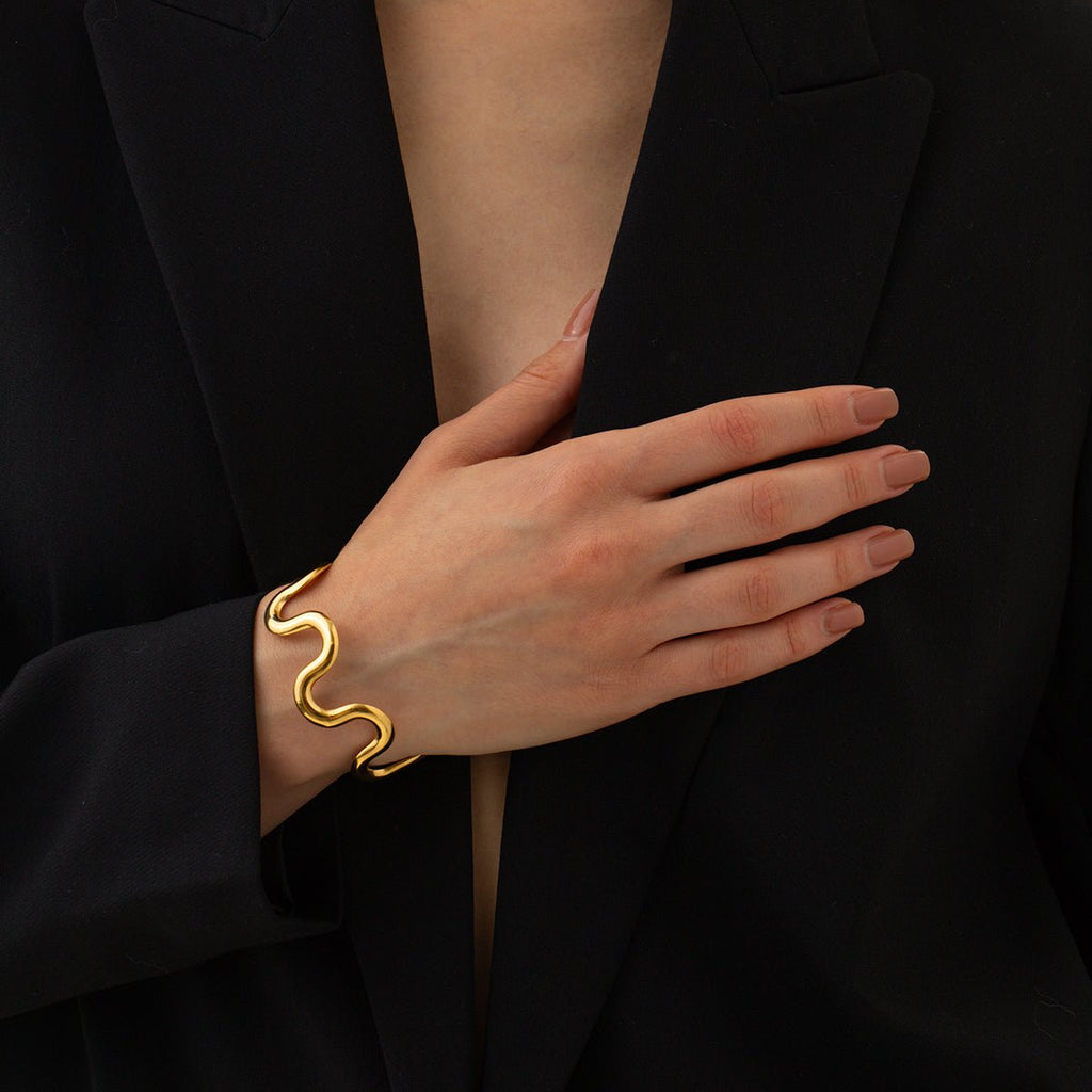 Vague Organique Cuff - 18k Gold Plated Jewelry Switzerland